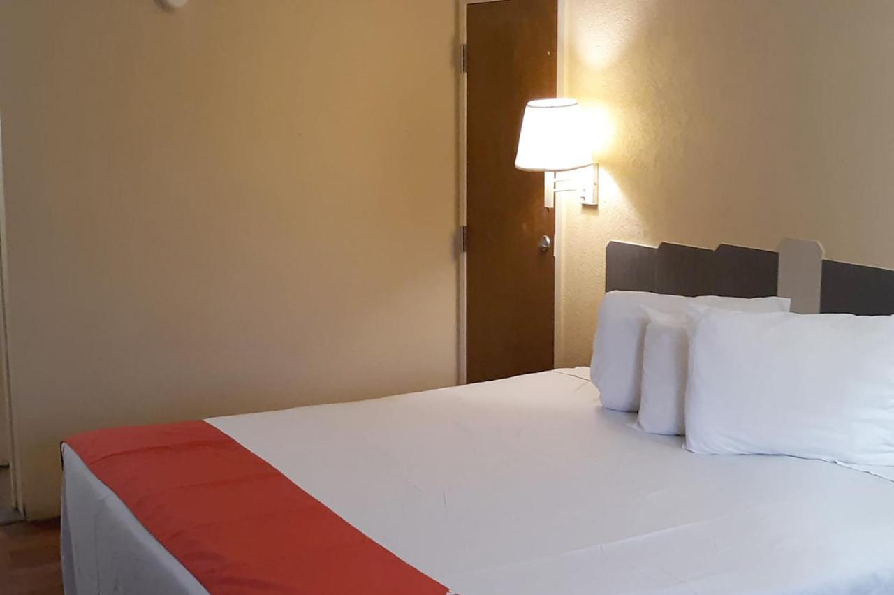Super Value Inn ולדוסטה מראה חיצוני תמונה