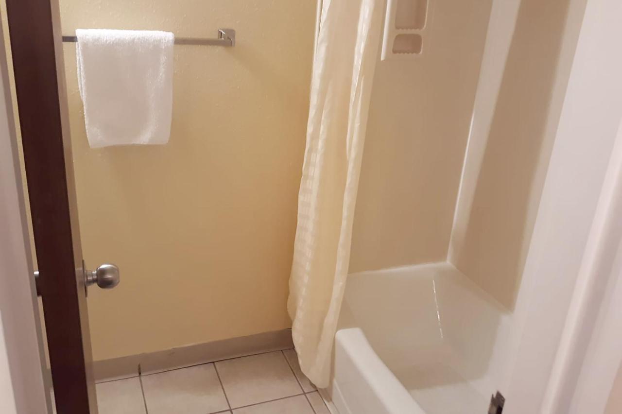 Super Value Inn ולדוסטה מראה חיצוני תמונה